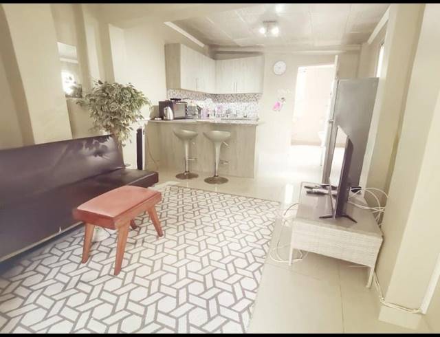 1 BEDROOM PROPERTY TO RENT IN MANOR GARDENS